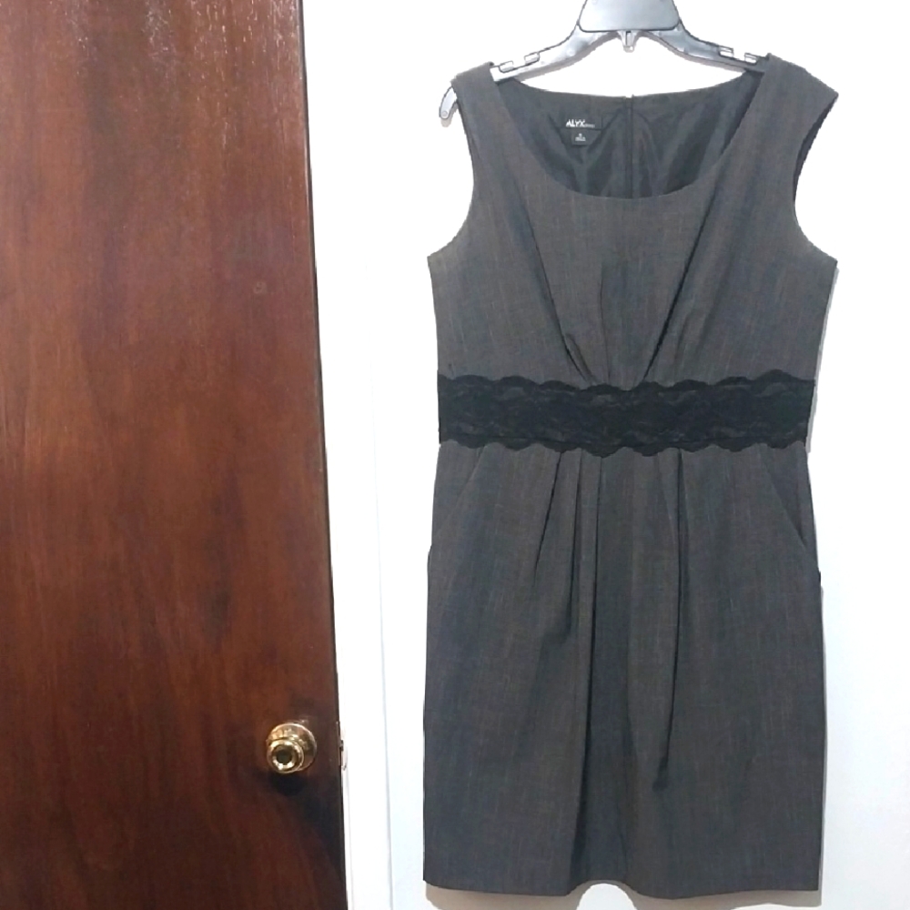 Elegant Black and Gray Sleeveless Dress